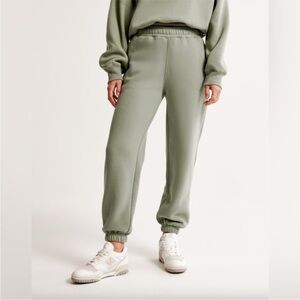 Abercrombie Soft AF Essential Sweatpants - Women's Sage Green Jogger Pants - S